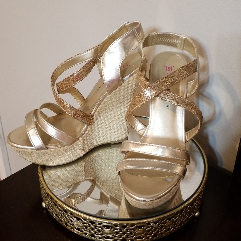 Sz 8 wedges